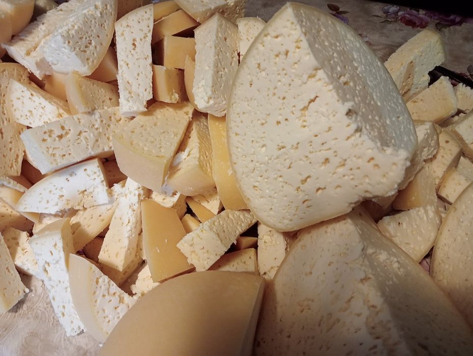 Vând caș din lapte de vacă