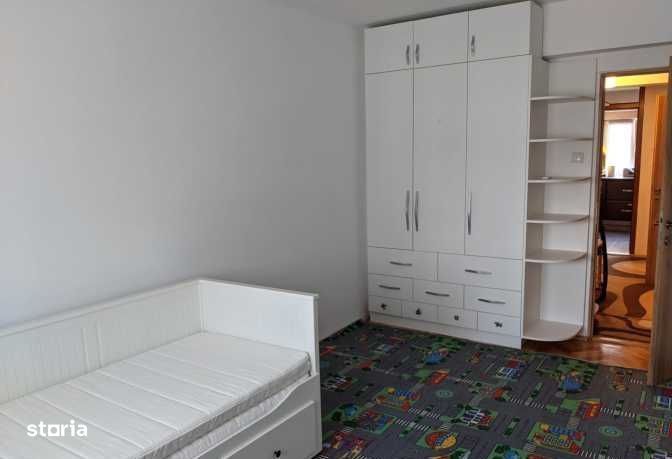 Apartament 3 camere,2 balcoane, etaj intermediar, zona Piata Cipariu,