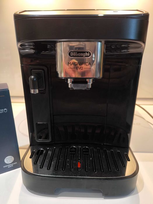 Кафеавтомат\ Каферобот  DeLonghi Magnifica Evo