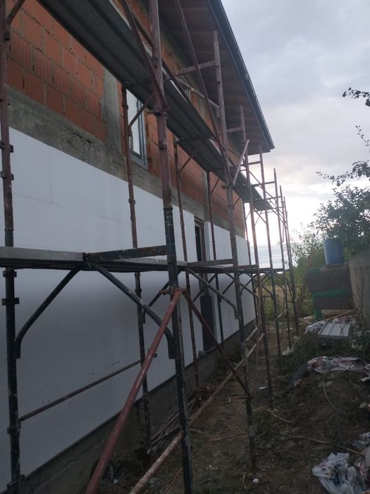 De închiriat sau vanzare  schela și popi metalici