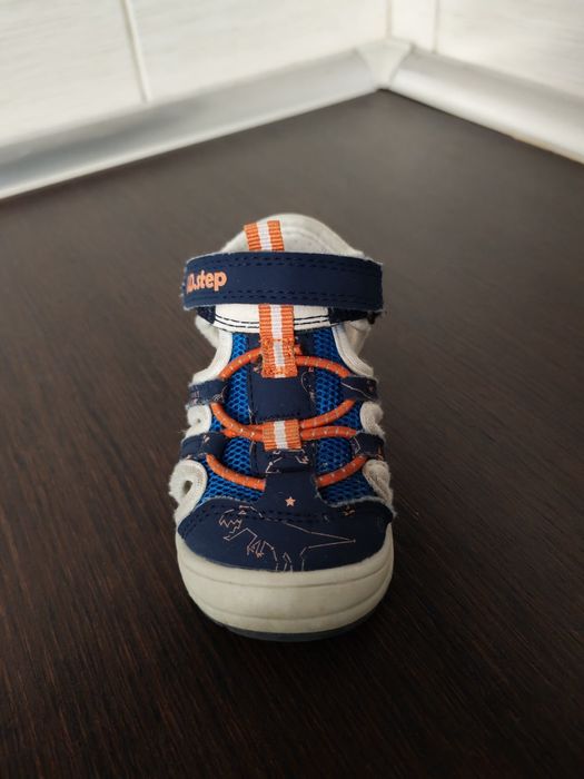 Vand sandale dd step