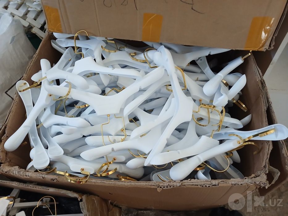 Магазин учун вешалка сотилади