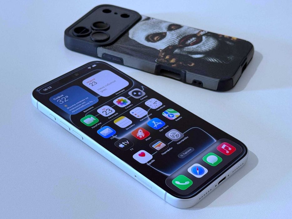 Бартер! Гаранция! 6 Цикъла iPhone 17 Pro Max Silver (Бял)