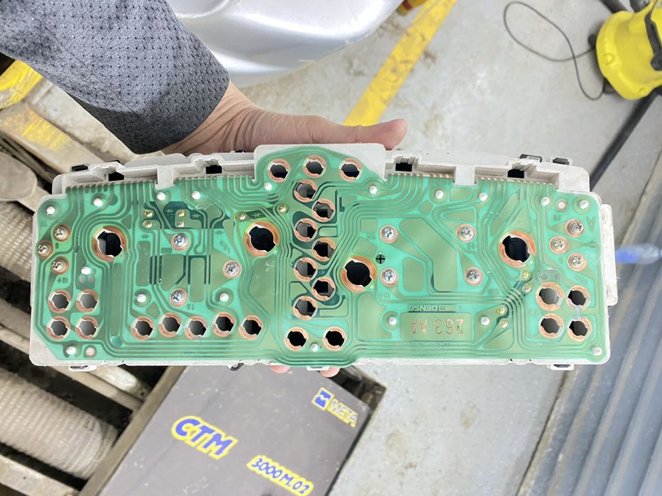 Продам щиток приборов