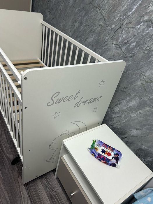 Манеж детский с маятником