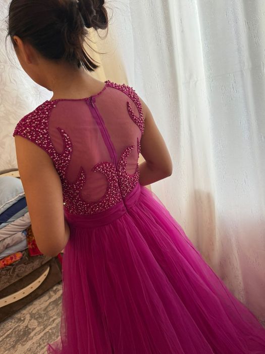 Продам вечерние платья