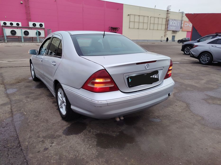 Мерседес W - 2003