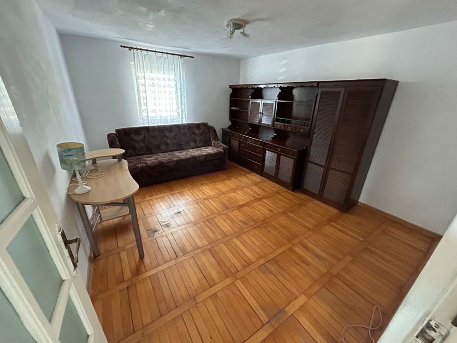 Închiriez apartament 3 camere