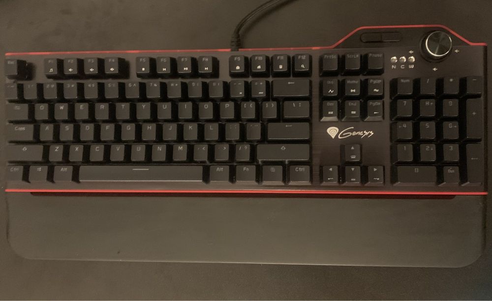 Tastaura mecanica Genesis RX85 RGB gaming