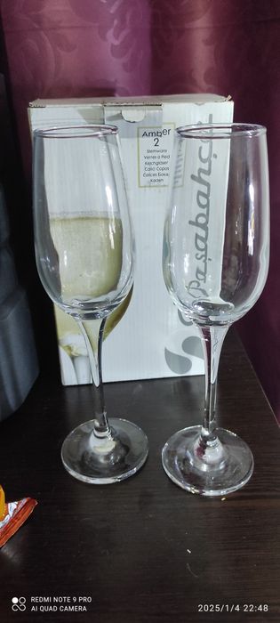 Продам свадебные фужеры.