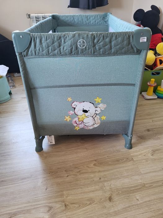 Продавам кошара с матрак