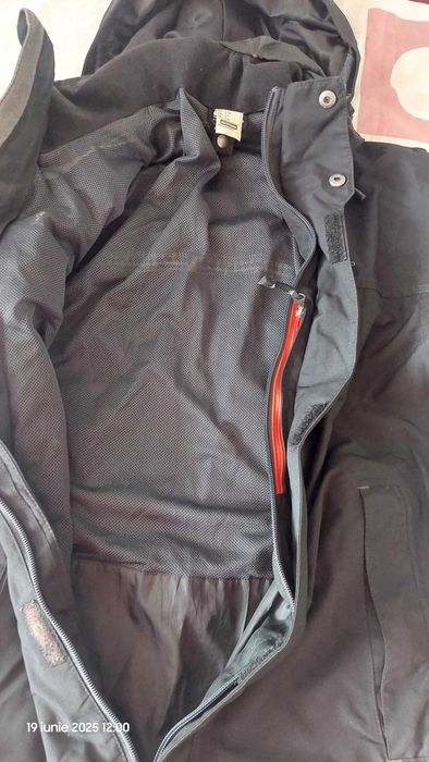 Geaca impermeabila Decathlon - Quechua, marimea S