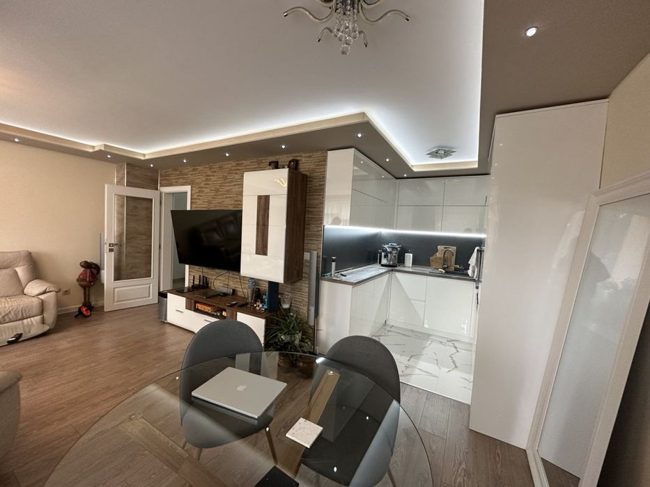 Продава се Тристаен апартамент в София, Манастирски ливади - 108 кв.м за 1760 €/кв.м - Снимка #3