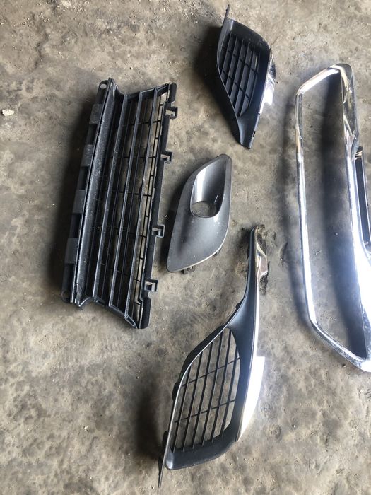 Волан Пежо 208 2013г, стелки пежо 308 2015г. други части предна броня