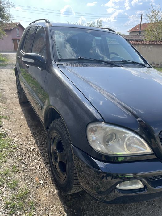 Мерцедес ML 270 facelift 2004 г за повече инф пишете или позвънете !!
