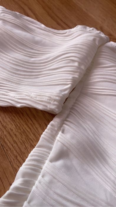 Бяла блуза- кроп топ