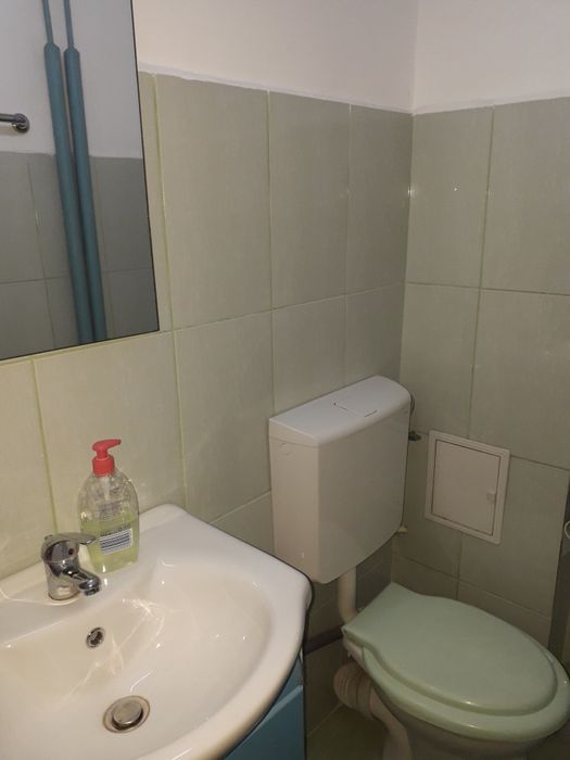 Închiriez apartament cu 3 camere