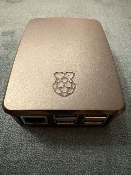 Raspberry Pi 5 8GB + кейс
