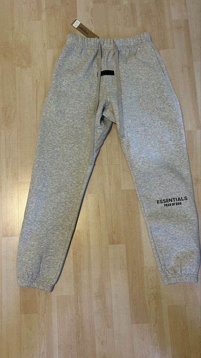 Pantaloni essentials