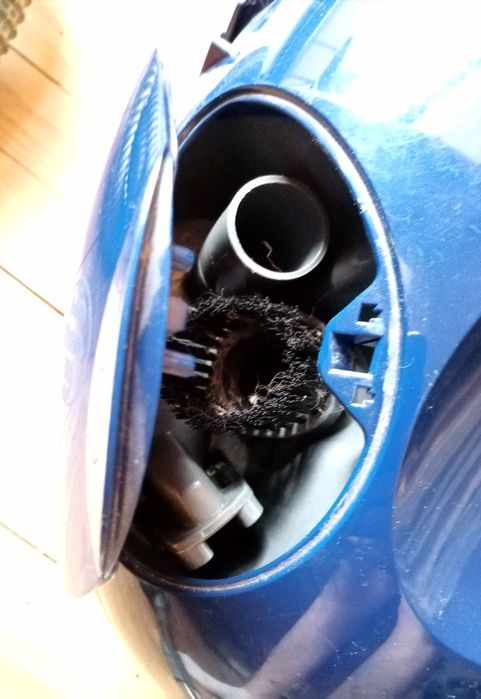 Работеща прахосмукачка Zelmer Delfin 819