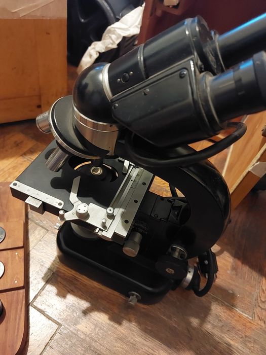 Microscop de colecție.