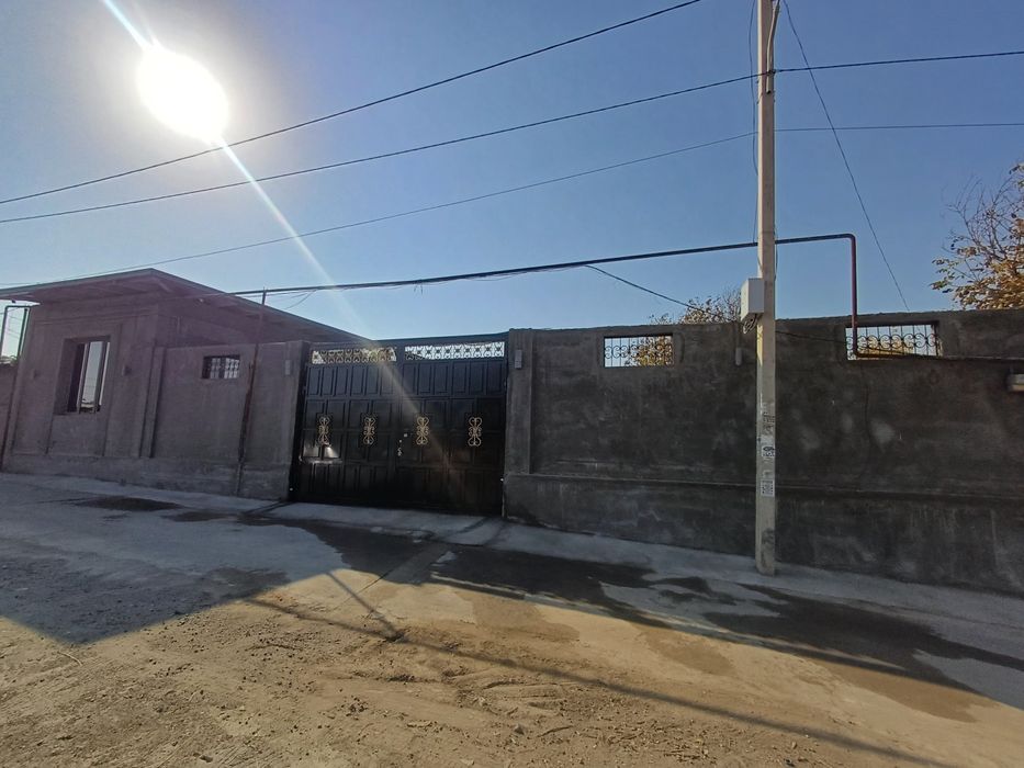 Ўзимни уймини Юнусабадск район Хотира майдони.