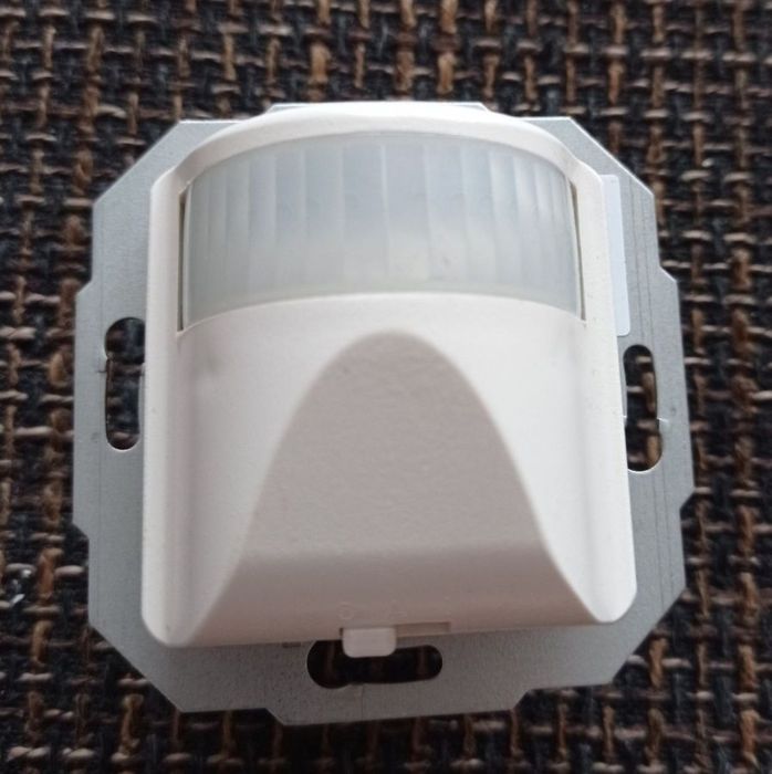 Kopp Întrerupător de mișcare pentru perete infraCONTROL 180° alb Alb I