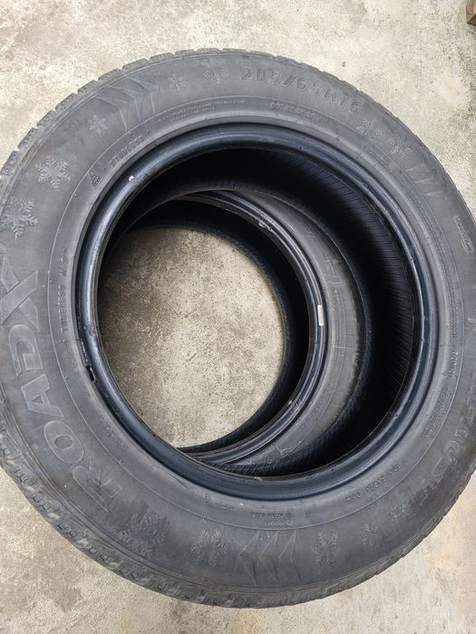 Зимни гуми RoadX RXFROST WH01 205/65/16R.
205/70 R15