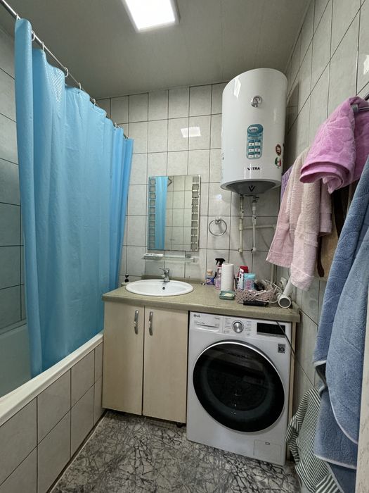 Под Офис Нурафшон 2/1/5 Евроремонт 72+72 кв.м подвал ор: Сагбон чораха