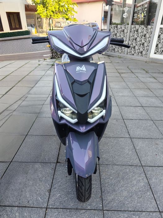 Scuter Electric cu motor 1500W, Fara permis, Autonomie 75km