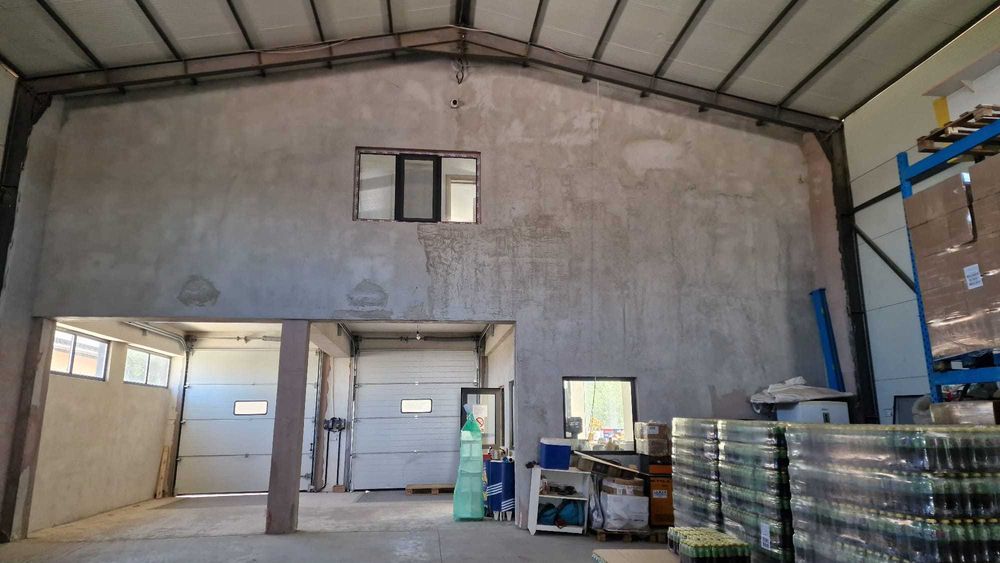Depozit Modern 600 mp + Birouri de Închiriat – Zona Bacu (Acces TIR & 2 Rampe)
