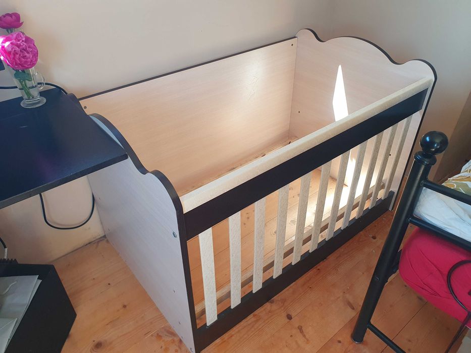 Бебешко Легло "Лейди-бреза и венге"