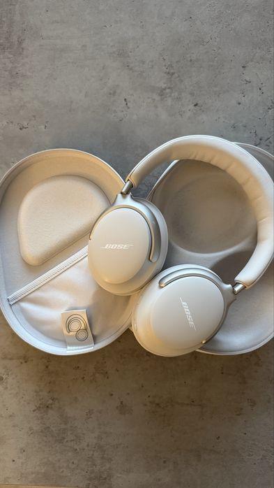Casti audio Bose Quietcomfort ultra sunt ca noi wireless