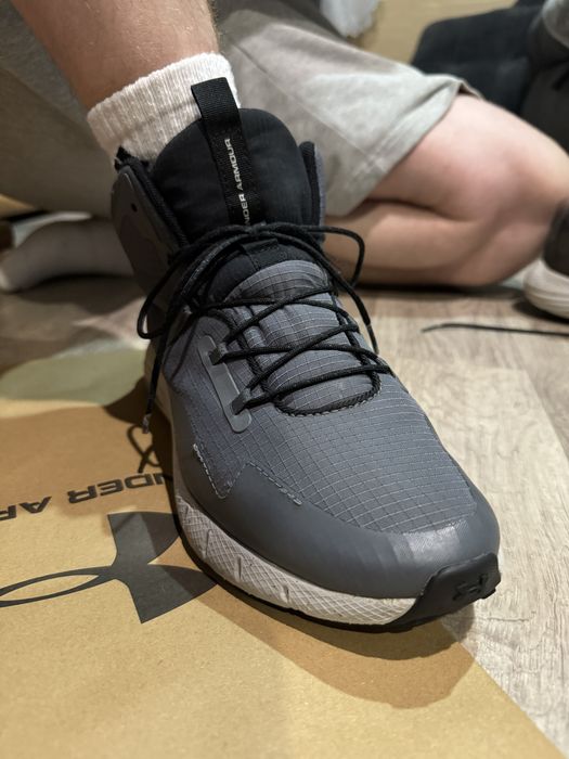 Under Armour обувь в хорошем состоянии