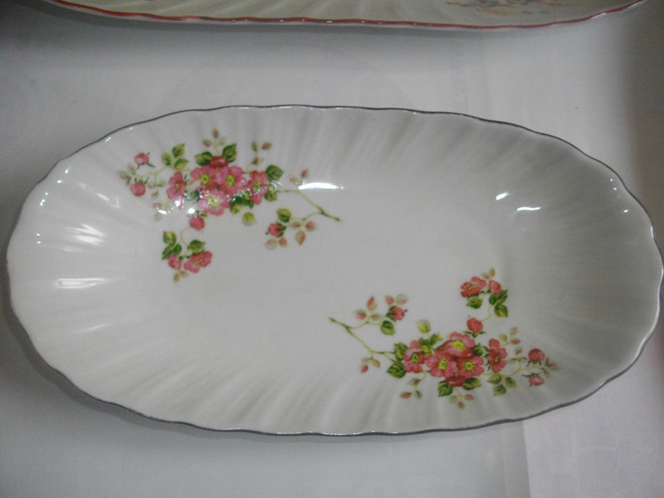 Китка-Н.Пазар-Порцеланови Елипсовидни Плата-4 бр. Сет/Лот