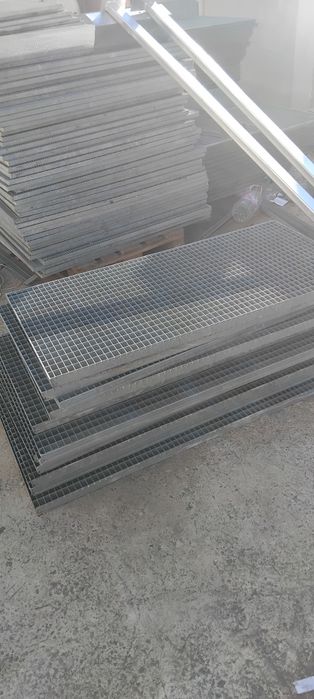 Grilaje-trepte zincate 80x23