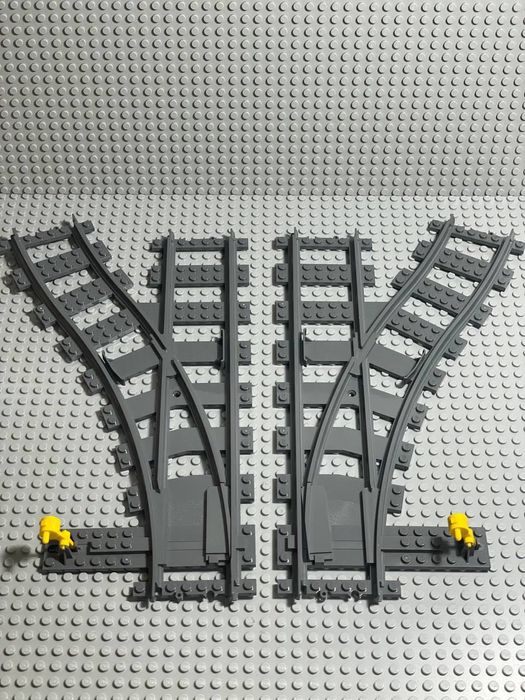 LEGO City 7895 switching tracks