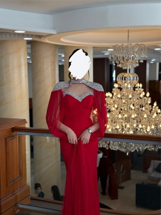 Продам красное вечернее платье