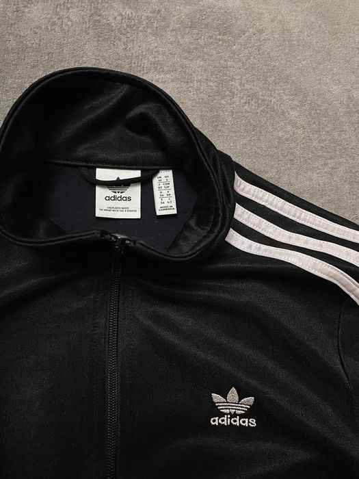 Укороченная олимпийка адидас