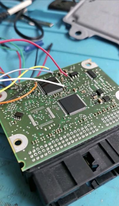 Deblocari auto , Chei auto , Reparatii contacte auto , Service Chei