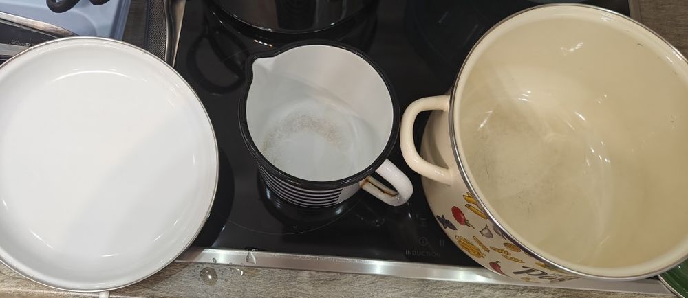 Кастрюля с ковшом эмалированная