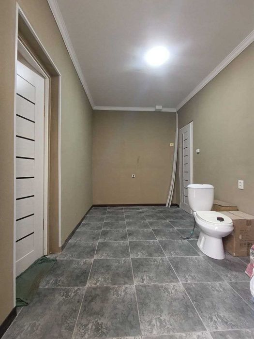 Сдается пустое коммерческое помещение, 1 линия.