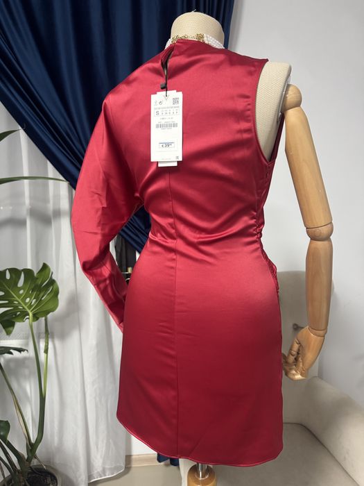 Rochie scurta eleganta rosie de seara asimetrica marimea S Zara