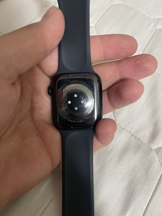 Apple Watch Series 8 (GPS + Cellular)