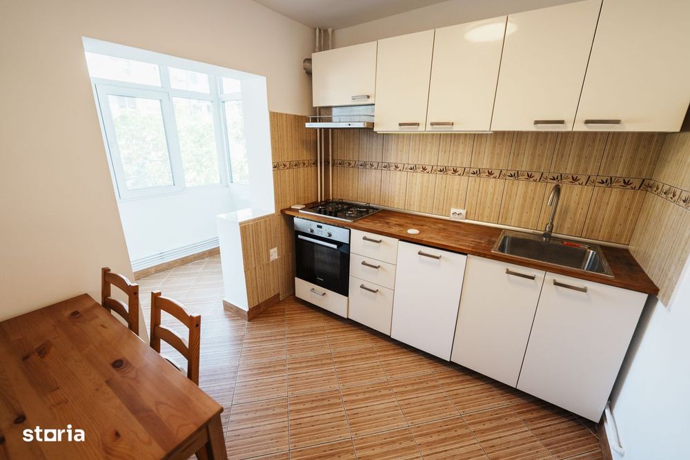3 camere decomandate,2 bai ,etaj 1/4,complet renovat,zona 1 Mai  I-uri