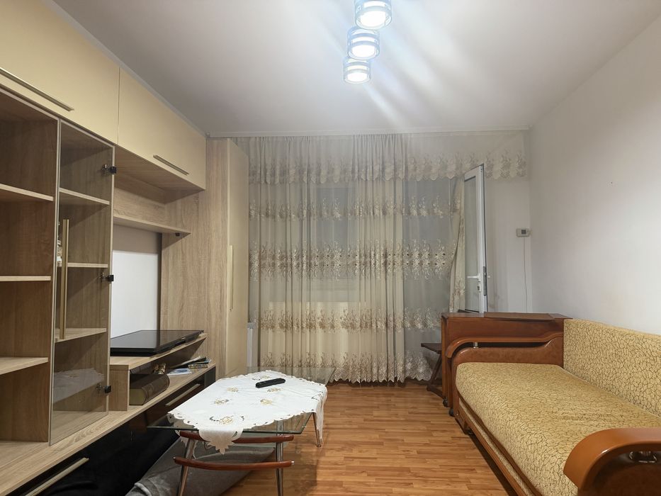 Apartament cu o camera de inchiriat