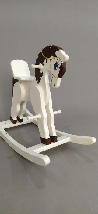 Лошадка качалка детская, деревянная.