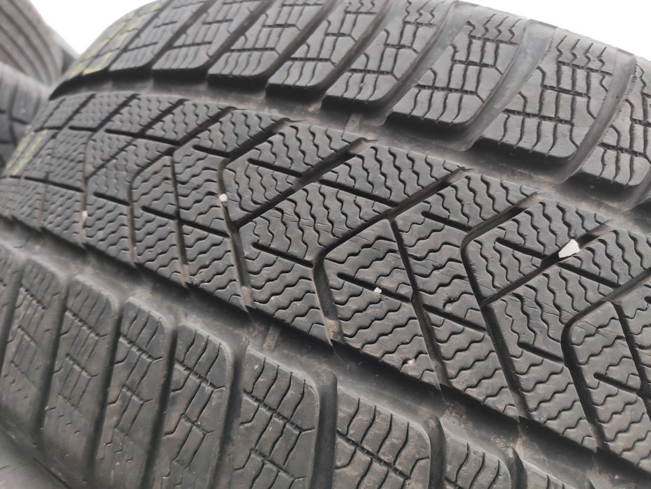 1бр Зимна гума 255 35 21 - Pirelli