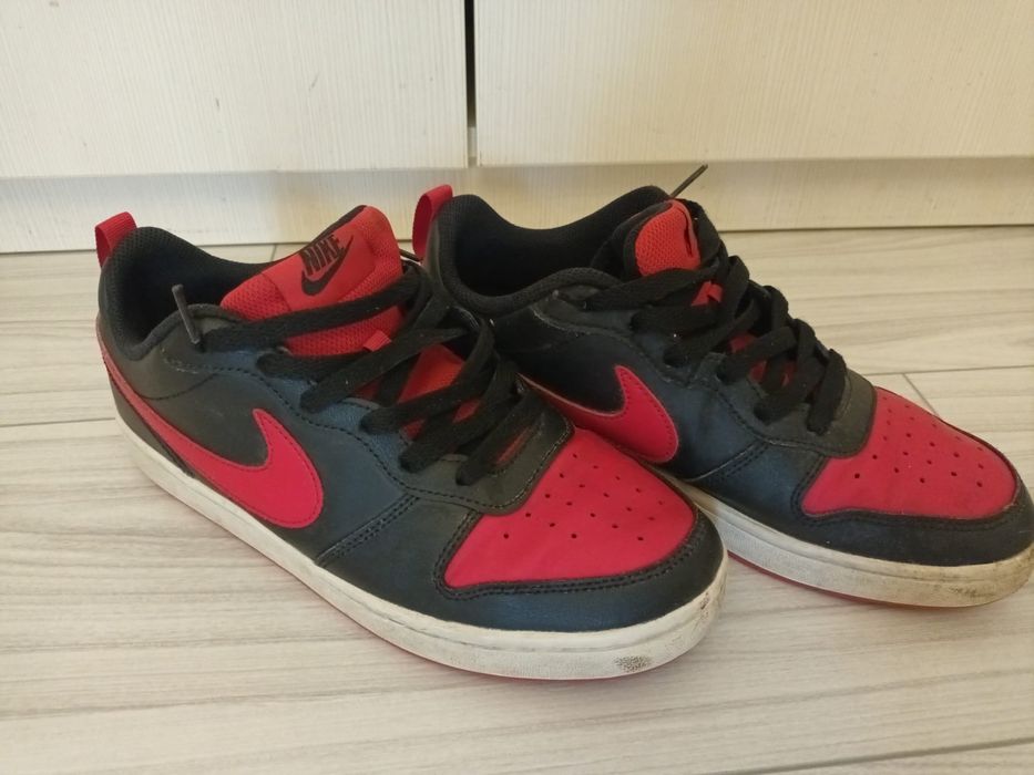 Vând Nike nr 39 albi