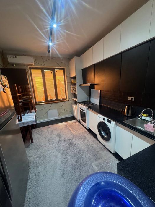 Продается кв на против машина базара. Uy sotiladi mashinabozor togrisi